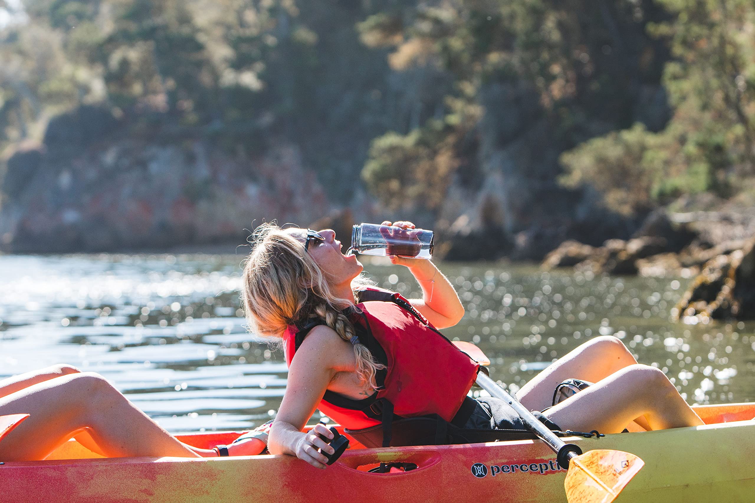Camelbak Chute Mag Bpa Free Water Bottle With Tritan Renew - Magnetic Cap Stows While Drinking, 25Oz, True Blue